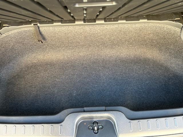 セレナ ハイウェイスターＶ　両側パワースライドドア／後席モニター／全方位カメラ（33枚目）