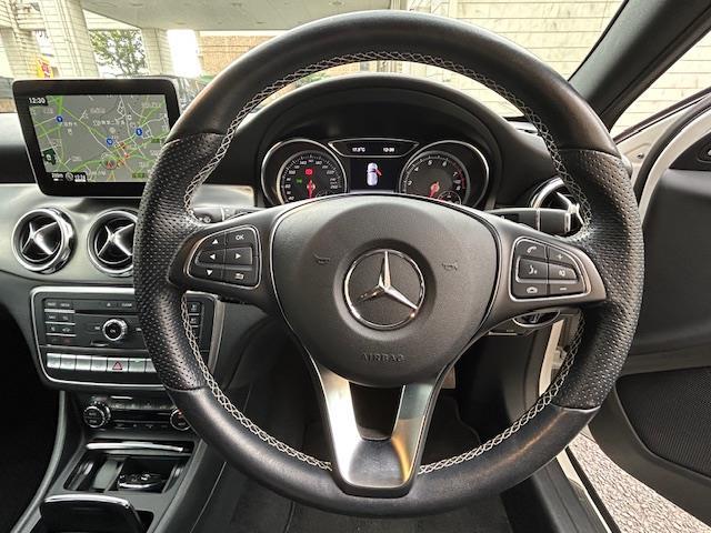 ＧＬＡクラス ＧＬＡ２２０　４マチック　純正ナビ／シートヒーター／サンルーフ／ＥＴＣ（6枚目）