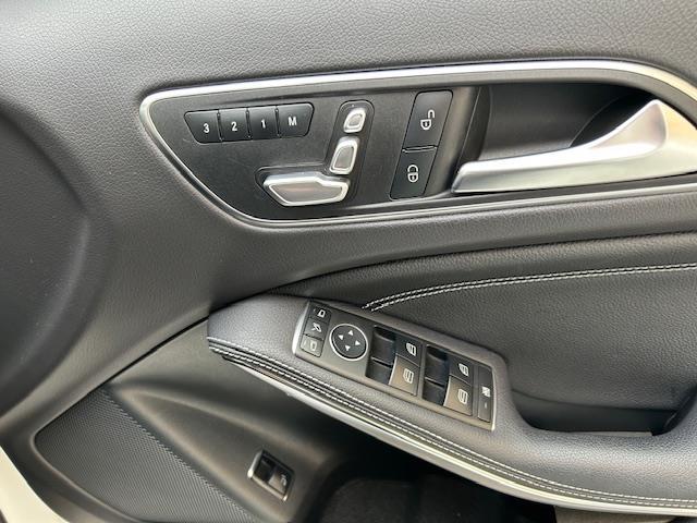 ＧＬＡクラス ＧＬＡ２２０　４マチック　純正ナビ／シートヒーター／サンルーフ／ＥＴＣ（13枚目）