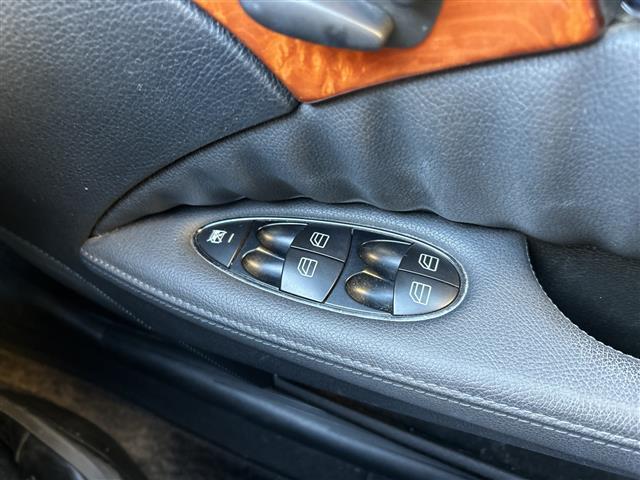 Eクラスステーションワゴン E300 ステーションワゴン ☆社外ナビ(フルセグTV、CD、DVD、Bluetooth)/全席シートヒーター/パワーシート/クルーズコントロール/全席レザーシート/サンルーフ/ルーフレール(19枚目)