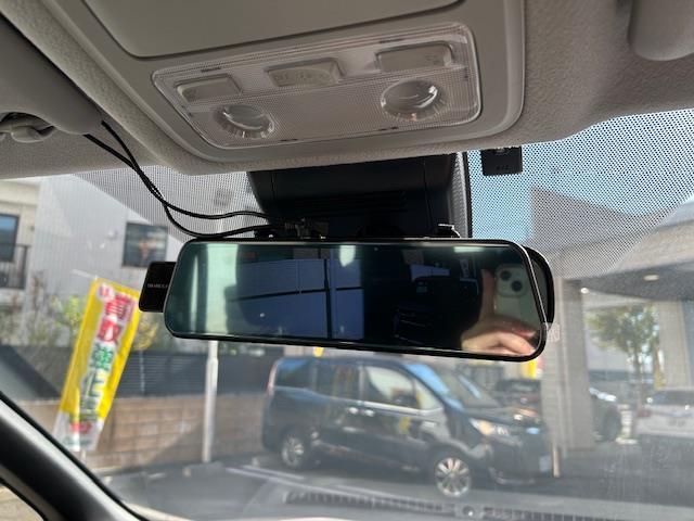 ヴォクシー X 純正ナビ(ワンセグTV、CD、Bluetooth)/片側パワースライド/電動格納ミラー/レーンアシスト/横滑り防止/衝突軽減ブレーキ/ETC/デジタルルームミラー(9枚目)