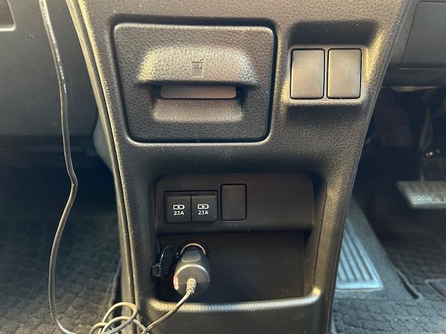 ヴォクシー X 純正ナビ(ワンセグTV、CD、Bluetooth)/片側パワースライド/電動格納ミラー/レーンアシスト/横滑り防止/衝突軽減ブレーキ/ETC/デジタルルームミラー(14枚目)