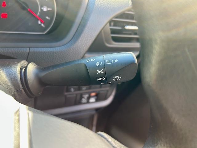 ヴォクシー X 純正ナビ(ワンセグTV、CD、Bluetooth)/片側パワースライド/電動格納ミラー/レーンアシスト/横滑り防止/衝突軽減ブレーキ/ETC/デジタルルームミラー(17枚目)