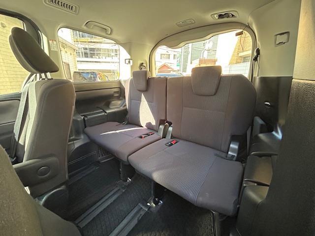 ヴォクシー X 純正ナビ(ワンセグTV、CD、Bluetooth)/片側パワースライド/電動格納ミラー/レーンアシスト/横滑り防止/衝突軽減ブレーキ/ETC/デジタルルームミラー(27枚目)