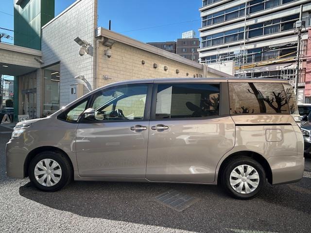 ヴォクシー X 純正ナビ(ワンセグTV、CD、Bluetooth)/片側パワースライド/電動格納ミラー/レーンアシスト/横滑り防止/衝突軽減ブレーキ/ETC/デジタルルームミラー(39枚目)