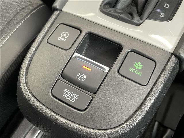 フィット ホーム　ワンオーナー　ＨｏｎｄａＳＥＮＳＩＮＧ　純正Ｇａｔｈｅｒｓナビ　Ｂｌｕｅｔｏｏｔｈオーディオ　バックカメラ　ハーフレザーシート　ＥＴＣ　ドラレコ　　ＬＥＤヘッドライトアダプティブクルーズコントロール（6枚目）