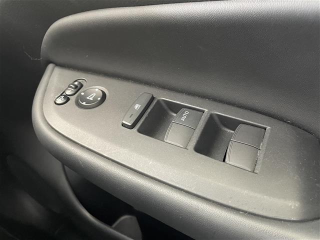 フィット ホーム　ワンオーナー　ＨｏｎｄａＳＥＮＳＩＮＧ　純正Ｇａｔｈｅｒｓナビ　Ｂｌｕｅｔｏｏｔｈオーディオ　バックカメラ　ハーフレザーシート　ＥＴＣ　ドラレコ　　ＬＥＤヘッドライトアダプティブクルーズコントロール（10枚目）