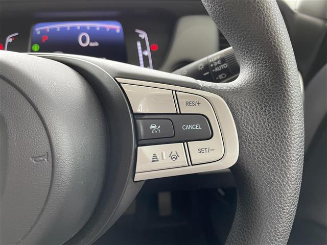 フィット ホーム　ワンオーナー　ＨｏｎｄａＳＥＮＳＩＮＧ　純正Ｇａｔｈｅｒｓナビ　Ｂｌｕｅｔｏｏｔｈオーディオ　バックカメラ　ハーフレザーシート　ＥＴＣ　ドラレコ　　ＬＥＤヘッドライトアダプティブクルーズコントロール（13枚目）