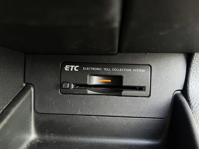 セレナ ハイウェイスター　ＴＶナビ　ＥＴＣ　バックカメラ　ＦＯＧ　アルミ付き　８人乗り　ダブルエアコン　スペアキーあり（4枚目）