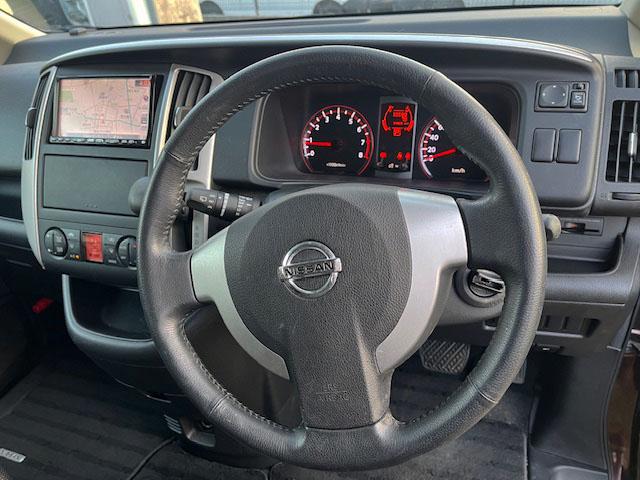 セレナ ハイウェイスター　ＴＶナビ　ＥＴＣ　バックカメラ　ＦＯＧ　アルミ付き　８人乗り　ダブルエアコン　スペアキーあり（15枚目）