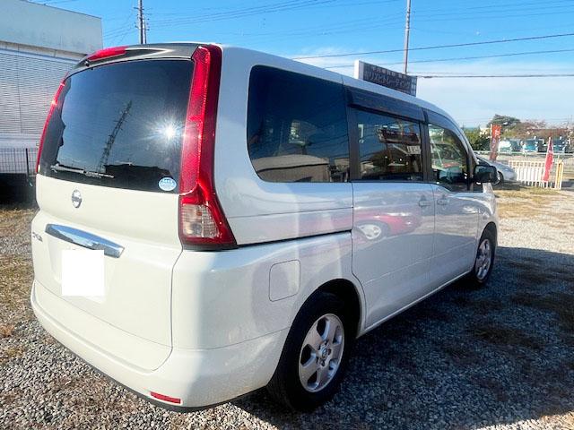 セレナ ２０Ｇ　ＴＶナビ　ＥＴＣ　ＦＯＧ　バックカメラ　両側自動ドア　８人乗り　ＢＬＵＥＴＯＯＴＨ　アルミ付き　キーレス　スペアキーあり　記録簿あり（14枚目）