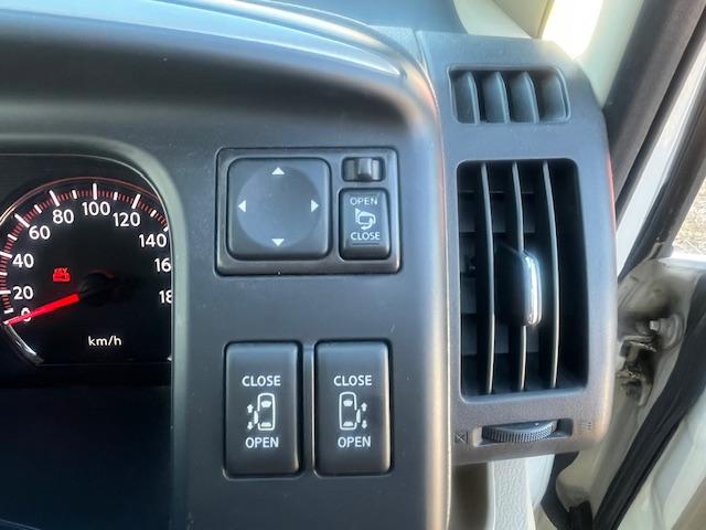 セレナ ２０Ｇ　ＴＶナビ　ＥＴＣ　ＦＯＧ　バックカメラ　両側自動ドア　８人乗り　ＢＬＵＥＴＯＯＴＨ　アルミ付き　キーレス　スペアキーあり　記録簿あり（27枚目）