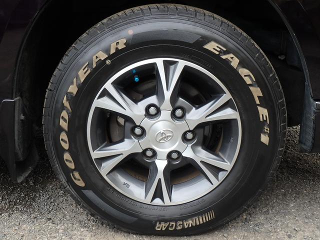 レジアスエースバン スーパーＧＬ　ダークプライムＩＩ　５型　軽油　２８００ｃｃターボ　２ＷＤ　６速ＡＴ　ＴＳＳ無し　ＶＳＣ＆ＴＲＣ　ＬＥＤヘッドライト　ＳＤナビＴＶ　バックカメラ　ＥＴＣ２．０　ＡＣ１００Ｖ電源　Ｗエアバック　純正アルミ　スマートキー２個（28枚目）