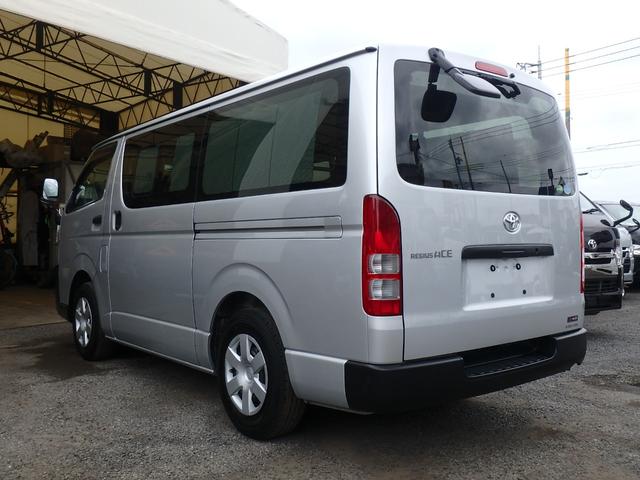 レジアスエースバン ＤＸ　５型　軽油　２８００ｃｃターボ　２ＷＤ　６速ＡＴ　９人　セーフティセンス　ＶＳＣ＆ＴＲＣ　リアＡＣ＆ヒーター　ＳＤナビＴＶ　ＥＴＣ　ドライブレコーダー　キーレスキー　イモビライザー（3枚目）