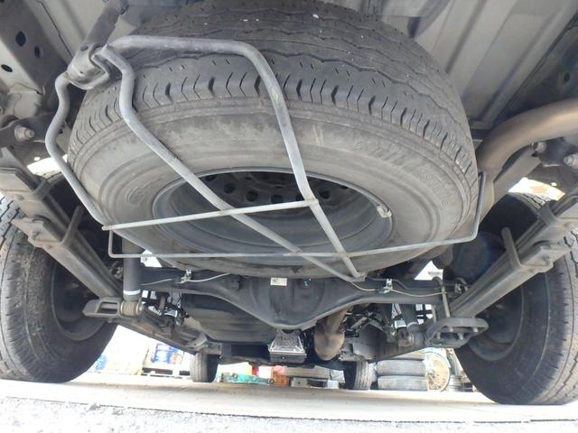 レジアスエースバン ＤＸ　５型　軽油　２８００ｃｃターボ　２ＷＤ　６速ＡＴ　９人　セーフティセンス　ＶＳＣ＆ＴＲＣ　リアＡＣ＆ヒーター　ＳＤナビＴＶ　ＥＴＣ　ドライブレコーダー　キーレスキー　イモビライザー（16枚目）
