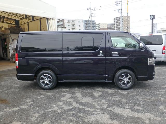 レジアスエースバン スーパーＧＬ　ダークプライム　５型　軽油　２８００ｃｃターボ　４ＷＤ　寒冷地　ＴＳＳ無し　ナビＴＶ　Ｂカメ　Ｄインナーミラー　ＥＴＣ２．０　ＡＣ１００Ｖ　ソナー　ＷエアＢ　ハンガーパイプ　スマートキー２個（27枚目）