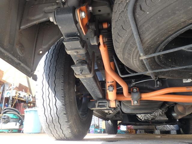 レジアスエースバン スーパーＧＬ　ダークプライム　５型　軽油　２８００ｃｃターボ　４ＷＤ　寒冷地　ＴＳＳ無し　ナビＴＶ　Ｂカメ　Ｄインナーミラー　ＥＴＣ２．０　ＡＣ１００Ｖ　ソナー　ＷエアＢ　ハンガーパイプ　スマートキー２個（78枚目）