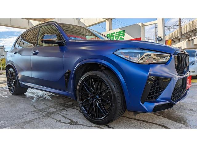 Ｘ５ Ｍ ファースト・エディション　限定２台　メリノ革パワーシートヒーター　１２．３型ナビＴＶ全方位モニター　ワンオーナー　ドライビングアシストプロフェッショナル　パーキングアシストプラス　カーボンドアミラー　ハーマンカードン（3枚目）