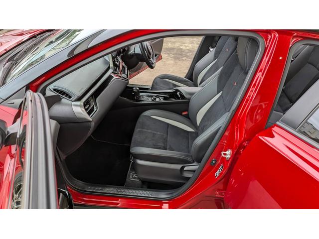 Ｃ－ＨＲ Ｓ　ＧＲスポーツ　ＯＰ１９ＡＷ　ドレスアップマフラー　ナビ　アラウンドビューモニター　ディスプレイオーディオ　シートヒーター　ＥＴＣ２．０　ＵＳＢ（28枚目）