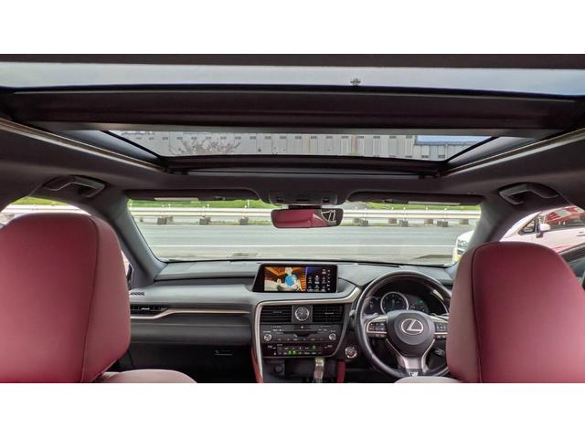 ＲＸ ＲＸ２００ｔ　Ｆスポーツ　ワンオーナー　サンルーフ　赤レザーパワーシートエアコン　３眼ＬＥＤ　ナビＴＶバックカメラ　パワーバックドア　ＥＴＣ２．０　ステアリングヒーター　ＨＵＤ（3枚目）