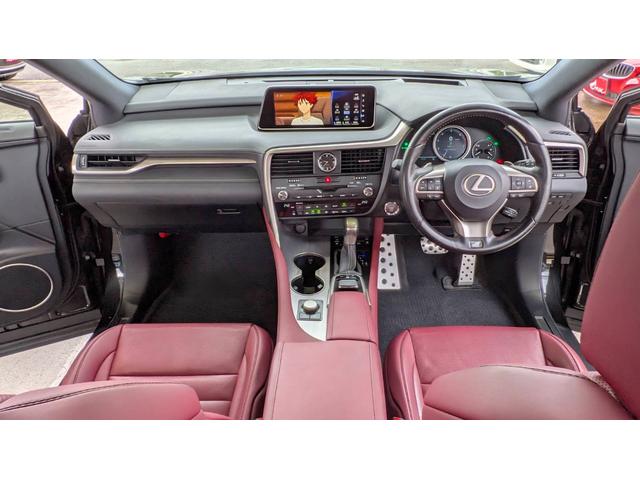 ＲＸ ＲＸ２００ｔ　Ｆスポーツ　ワンオーナー　サンルーフ　赤レザーパワーシートエアコン　３眼ＬＥＤ　ナビＴＶバックカメラ　パワーバックドア　ＥＴＣ２．０　ステアリングヒーター　ＨＵＤ（5枚目）