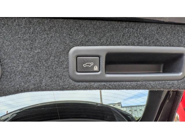 ＲＸ ＲＸ２００ｔ　Ｆスポーツ　ワンオーナー　サンルーフ　赤レザーパワーシートエアコン　３眼ＬＥＤ　ナビＴＶバックカメラ　パワーバックドア　ＥＴＣ２．０　ステアリングヒーター　ＨＵＤ（19枚目）