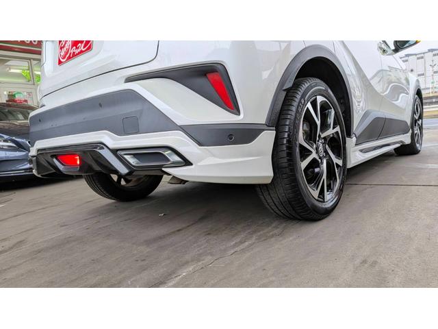 Ｃ－ＨＲ Ｇ　モデリスタエアロ　ナビＴＶバックカメラ　シートヒーター　ＬＥＤ　クルーズコントロール　オートライト　ステアリングスイッチ　ＵＳＢ　ＥＴＣ　スマートキー　プッシュスタート（3枚目）