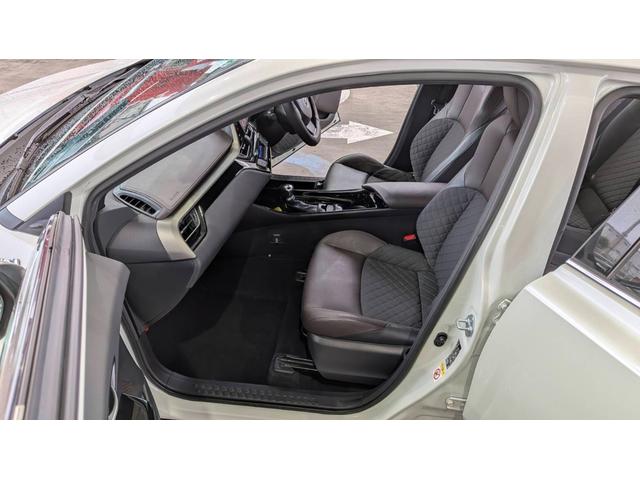 Ｃ－ＨＲ Ｇ　モデリスタエアロ　ナビＴＶバックカメラ　シートヒーター　ＬＥＤ　クルーズコントロール　オートライト　ステアリングスイッチ　ＵＳＢ　ＥＴＣ　スマートキー　プッシュスタート（26枚目）