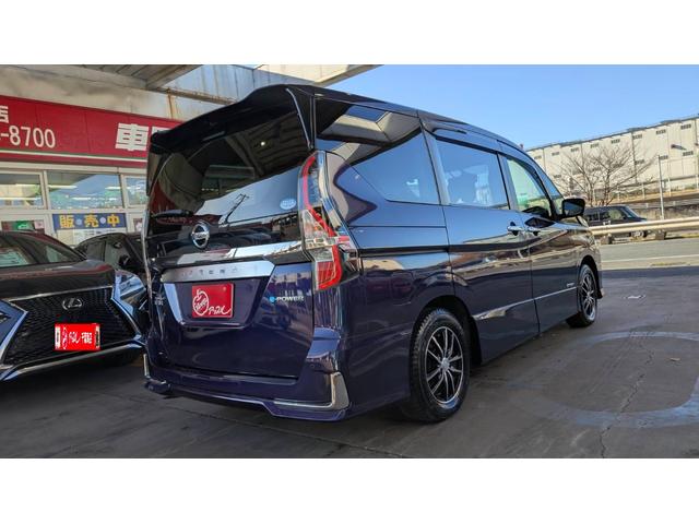 セレナ ｅ－パワー　ハイウェイスターＶ　ナビＴＶアラウンドビューフリップダウンモニター　両側パワースライドドア　デジタルインナーミラー　ＵＳＢ　ＥＴＣ　ドラレコ　ステアリングヒーター（10枚目）