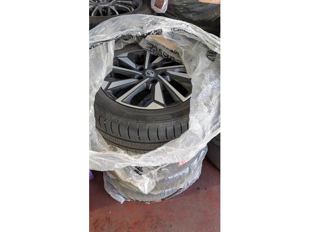 セレナ ｅ－パワー　ハイウェイスターＶ　ナビＴＶアラウンドビューフリップダウンモニター　両側パワースライドドア　デジタルインナーミラー　ＵＳＢ　ＥＴＣ　ドラレコ　ステアリングヒーター（11枚目）