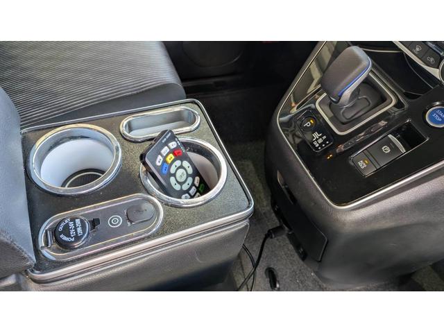 セレナ ｅ－パワー　ハイウェイスターＶ　ナビＴＶアラウンドビューフリップダウンモニター　両側パワースライドドア　デジタルインナーミラー　ＵＳＢ　ＥＴＣ　ドラレコ　ステアリングヒーター（18枚目）