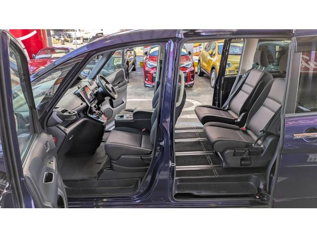 セレナ ｅ－パワー　ハイウェイスターＶ　ナビＴＶアラウンドビューフリップダウンモニター　両側パワースライドドア　デジタルインナーミラー　ＵＳＢ　ＥＴＣ　ドラレコ　ステアリングヒーター（23枚目）