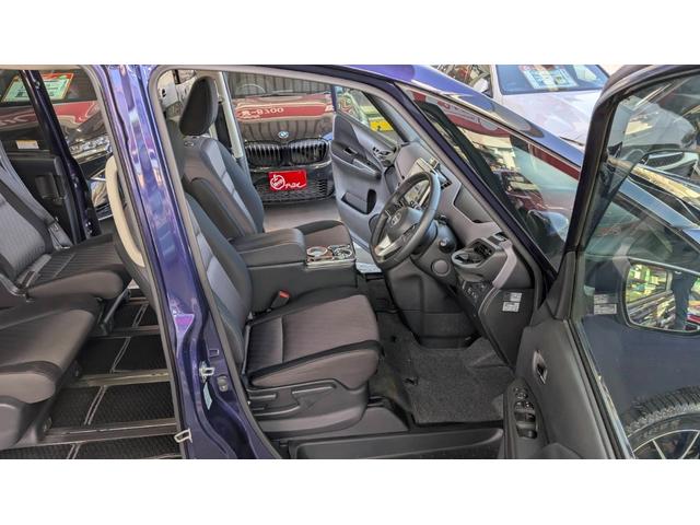 セレナ ｅ－パワー　ハイウェイスターＶ　ナビＴＶアラウンドビューフリップダウンモニター　両側パワースライドドア　デジタルインナーミラー　ＵＳＢ　ＥＴＣ　ドラレコ　ステアリングヒーター（27枚目）