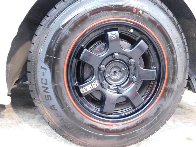 ハイエースバン ロングＤＸ　新品４型フェイス　社外ローダウン　箱型ベットキット　フローリング加工　社外スピーカー　サブウーハー　ヒッチメンバー　カロッツェリアナビ　ＥＴＣ　シートカバー（48枚目）
