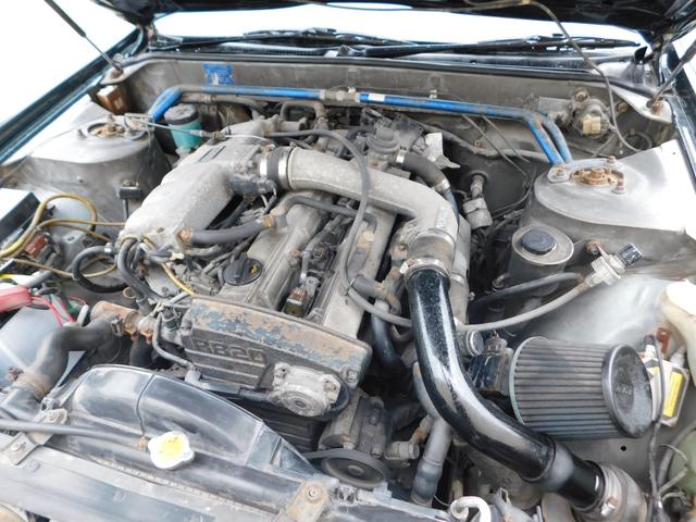 ローレル メダリスト　純正グリーン全塗装済　５ＭＴ換装　ＲＢ２０ＤＥＴエンジン　前後ホイール違い１７インチ　社外オーディオ　社外車高調　ＭＯＭＯステアリング　社外マフラー（20枚目）