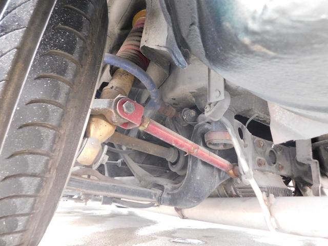 ローレル メダリスト　純正グリーン全塗装済　５ＭＴ換装　ＲＢ２０ＤＥＴエンジン　前後ホイール違い１７インチ　社外オーディオ　社外車高調　ＭＯＭＯステアリング　社外マフラー（43枚目）