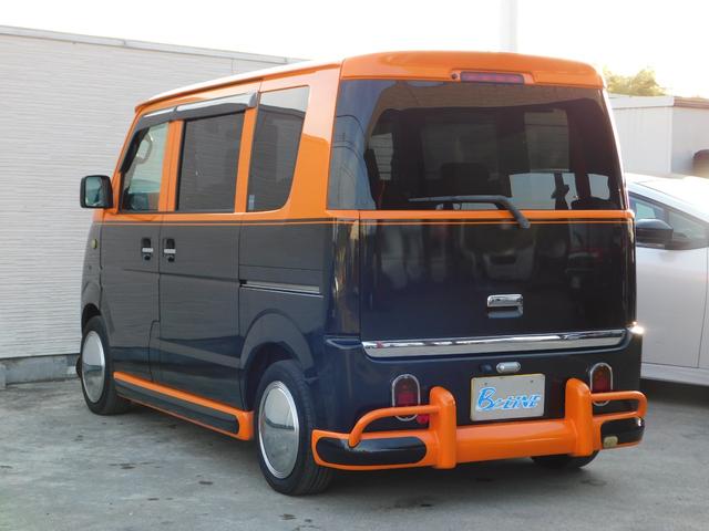 エブリイワゴン ＰＺターボスペシャル　４ＷＤ　ターボ　アーリーバス仕様　内外装ブラックオレンジツートン　メッキホイールキャップ　両側パワスラ　カロッツェリアナビ　バックカメラ　ＴＶ　Ｂｌｕｅｔｏｏｔｈ　ＥＴＣ　シートヒーター　キーレス（9枚目）