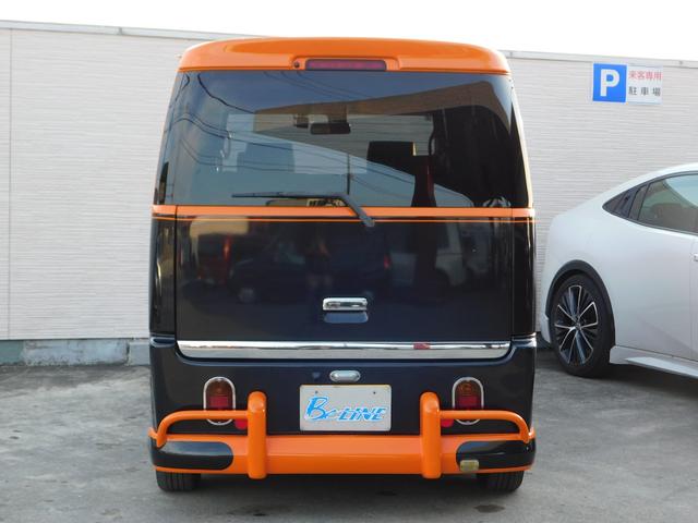 エブリイワゴン ＰＺターボスペシャル　４ＷＤ　ターボ　アーリーバス仕様　内外装ブラックオレンジツートン　メッキホイールキャップ　両側パワスラ　カロッツェリアナビ　バックカメラ　ＴＶ　Ｂｌｕｅｔｏｏｔｈ　ＥＴＣ　シートヒーター　キーレス（10枚目）