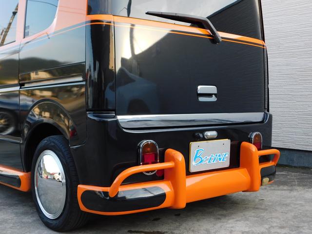 エブリイワゴン ＰＺターボスペシャル　４ＷＤ　ターボ　アーリーバス仕様　内外装ブラックオレンジツートン　メッキホイールキャップ　両側パワスラ　カロッツェリアナビ　バックカメラ　ＴＶ　Ｂｌｕｅｔｏｏｔｈ　ＥＴＣ　シートヒーター　キーレス（17枚目）