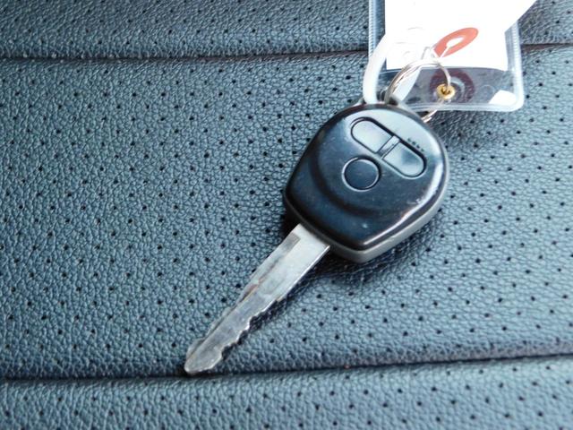 エブリイワゴン ＰＺターボスペシャル　４ＷＤ　ターボ　アーリーバス仕様　内外装ブラックオレンジツートン　メッキホイールキャップ　両側パワスラ　カロッツェリアナビ　バックカメラ　ＴＶ　Ｂｌｕｅｔｏｏｔｈ　ＥＴＣ　シートヒーター　キーレス（22枚目）