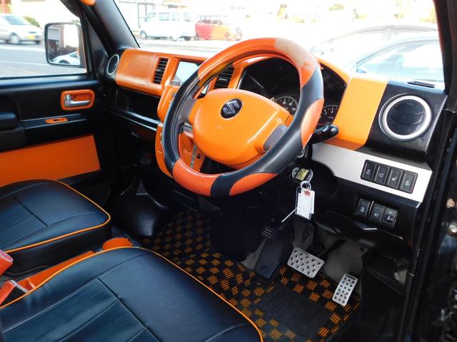 エブリイワゴン ＰＺターボスペシャル　４ＷＤ　ターボ　アーリーバス仕様　内外装ブラックオレンジツートン　メッキホイールキャップ　両側パワスラ　カロッツェリアナビ　バックカメラ　ＴＶ　Ｂｌｕｅｔｏｏｔｈ　ＥＴＣ　シートヒーター　キーレス（31枚目）
