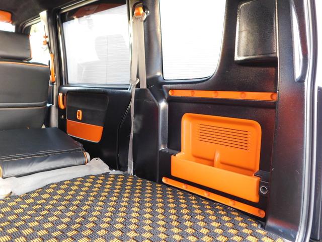 エブリイワゴン ＰＺターボスペシャル　４ＷＤ　ターボ　アーリーバス仕様　内外装ブラックオレンジツートン　メッキホイールキャップ　両側パワスラ　カロッツェリアナビ　バックカメラ　ＴＶ　Ｂｌｕｅｔｏｏｔｈ　ＥＴＣ　シートヒーター　キーレス（41枚目）