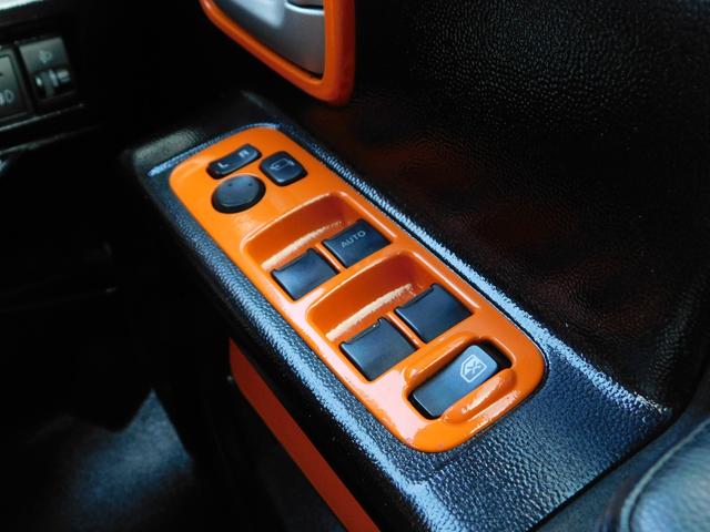 エブリイワゴン ＰＺターボスペシャル　４ＷＤ　ターボ　アーリーバス仕様　内外装ブラックオレンジツートン　メッキホイールキャップ　両側パワスラ　カロッツェリアナビ　バックカメラ　ＴＶ　Ｂｌｕｅｔｏｏｔｈ　ＥＴＣ　シートヒーター　キーレス（50枚目）