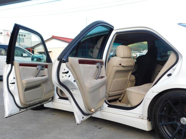 クラウン アスリートＶ　５ＭＴ換装　社外フルエアロ　ＳＴ－ＧＡＲＡＧＥ車高調　前置きＩＣ　社外マフラー　ＢＲＩＤＥシート　社外１７インチＡＷ　カロッツェリアナビ　ＴＶ　Ｂｌｕｅｔｏｏｔｈ（25枚目）