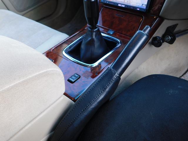 クラウン アスリートＶ　５ＭＴ換装　社外フルエアロ　ＳＴ－ＧＡＲＡＧＥ車高調　前置きＩＣ　社外マフラー　ＢＲＩＤＥシート　社外１７インチＡＷ　カロッツェリアナビ　ＴＶ　Ｂｌｕｅｔｏｏｔｈ（41枚目）