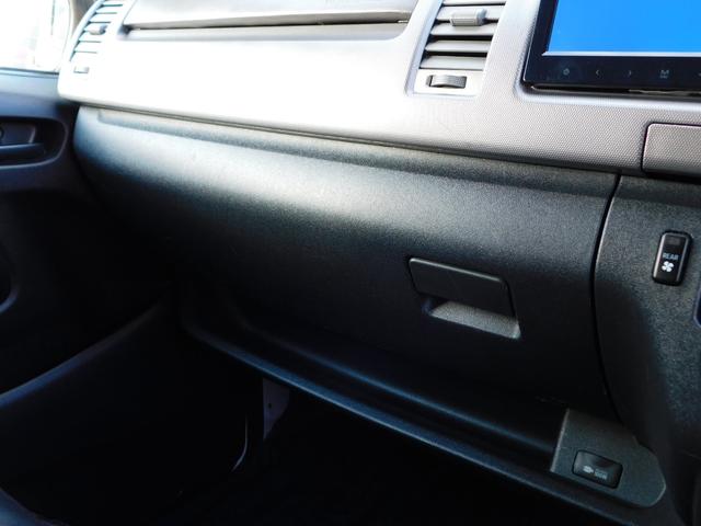 ハイエースワゴン GL 社外フルエアロ ローダウン 社外20インチAW オーバーフェンダー パワースライド ナビ バックカメラ TV Bluetooth シートカバー 社外マフラー 社外テール ETC(48枚目)