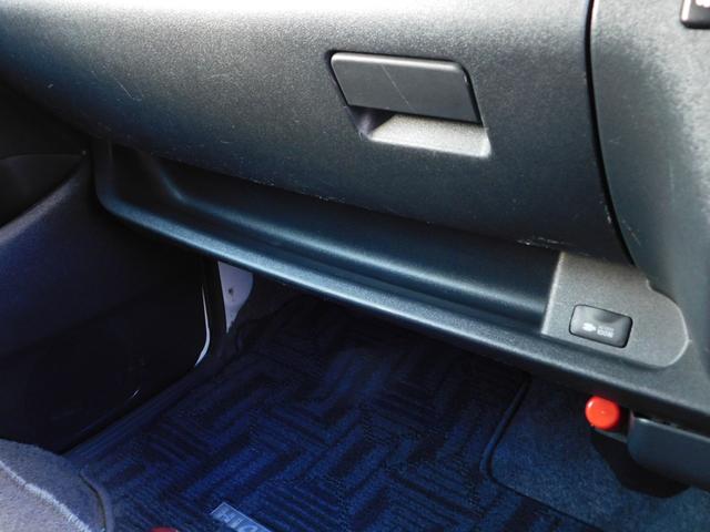 ハイエースワゴン GL 社外フルエアロ ローダウン 社外20インチAW オーバーフェンダー パワースライド ナビ バックカメラ TV Bluetooth シートカバー 社外マフラー 社外テール ETC(49枚目)