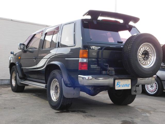 テラノ ワイドＲ３Ｍ　ＡＪリミテッド　４ＷＤ　走行４万ｋｍ　フロントガード　リアスポイラー　フォグランプ　専用サイドデカール　純正１５インチＡＷ　ＫＥＮＷＯＯＤ２ＤＩＮデッキ　サイドバイザー　ＥＴＣ（9枚目）