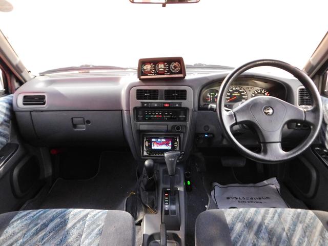 テラノ ワイドＲ３Ｍ　ＡＪリミテッド　４ＷＤ　走行４万ｋｍ　フロントガード　リアスポイラー　フォグランプ　専用サイドデカール　純正１５インチＡＷ　ＫＥＮＷＯＯＤ２ＤＩＮデッキ　サイドバイザー　ＥＴＣ（12枚目）