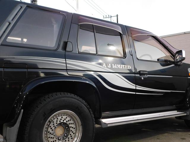 テラノ ワイドＲ３Ｍ　ＡＪリミテッド　４ＷＤ　走行４万ｋｍ　フロントガード　リアスポイラー　フォグランプ　専用サイドデカール　純正１５インチＡＷ　ＫＥＮＷＯＯＤ２ＤＩＮデッキ　サイドバイザー　ＥＴＣ（16枚目）